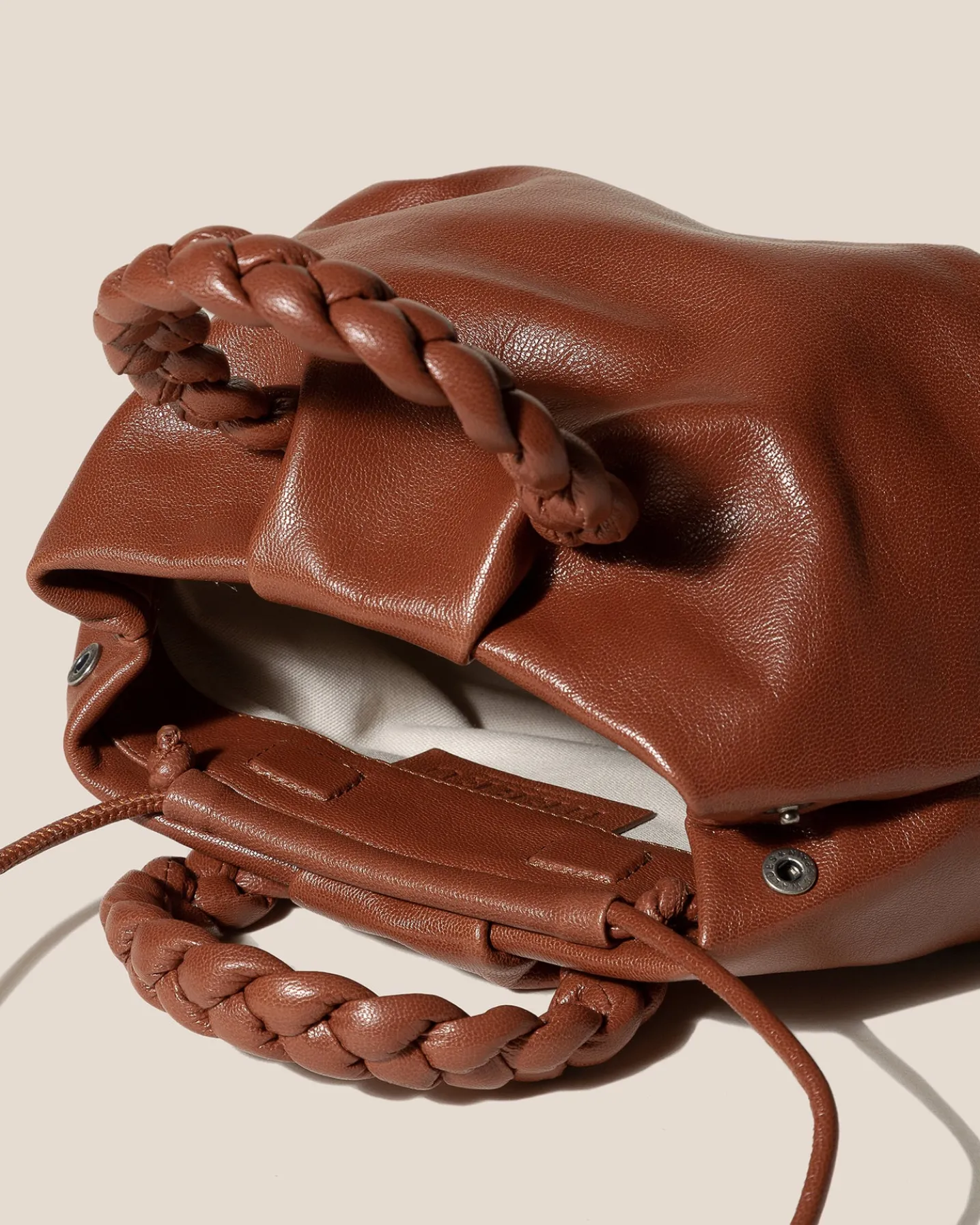 BOMBON M SUPPLE SHINY