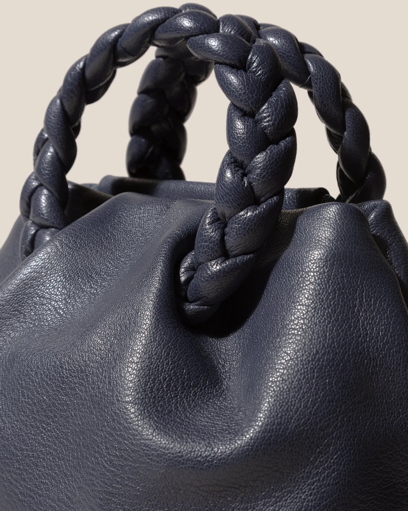 BOMBON M SUPPLE SHINY