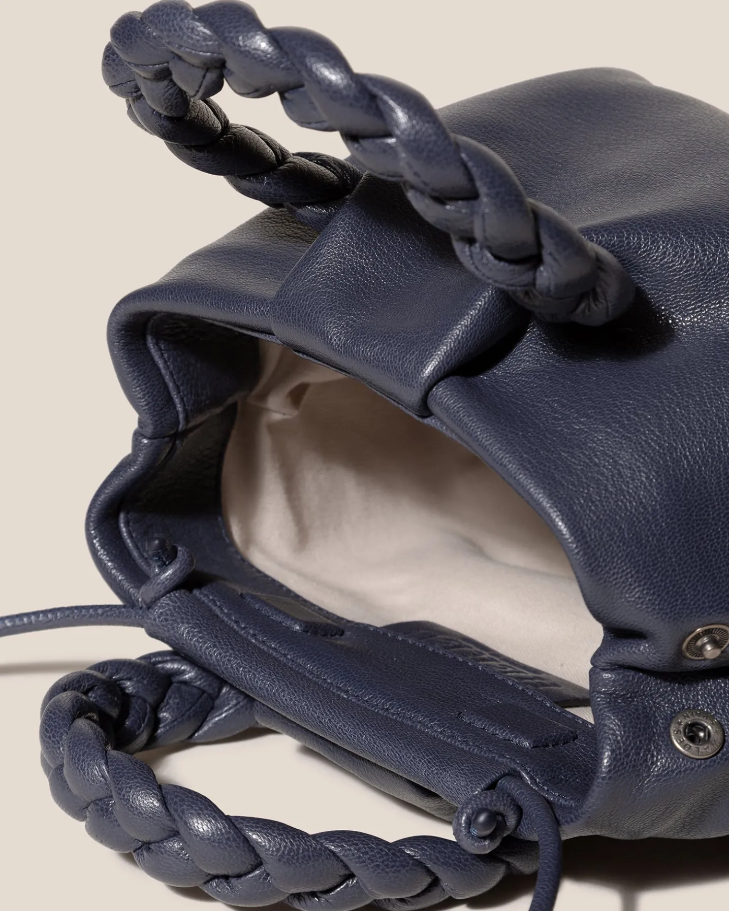 BOMBON M SUPPLE SHINY